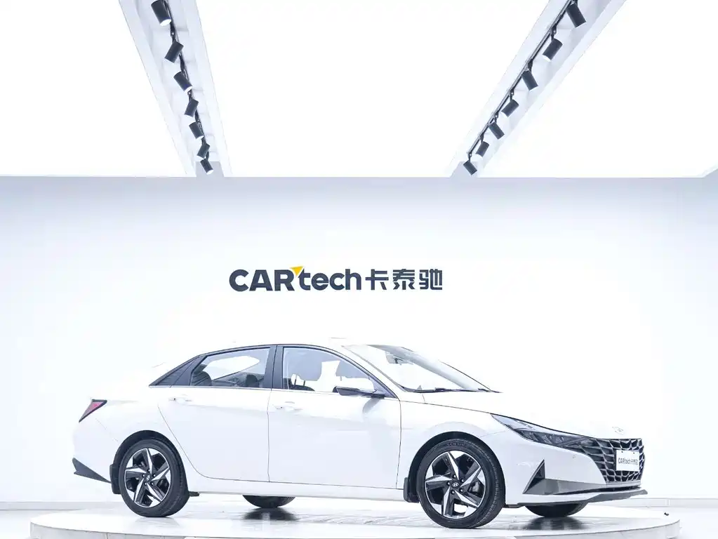 Hyundai Elantra — миниатюра 3