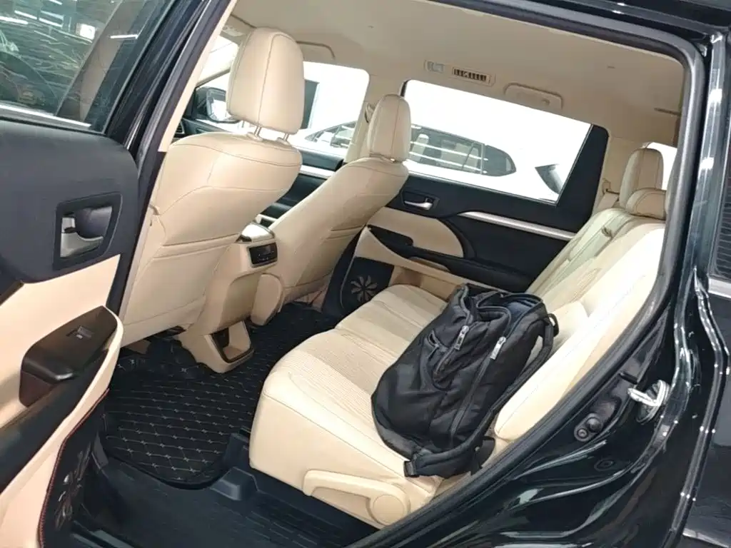 Toyota Highlander — миниатюра 17