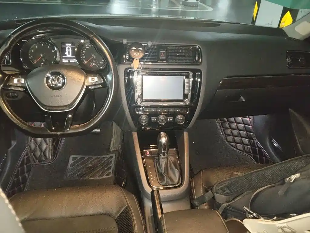 Volkswagen Sagitar — миниатюра 10
