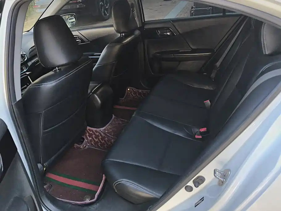 Honda Accord — миниатюра 11