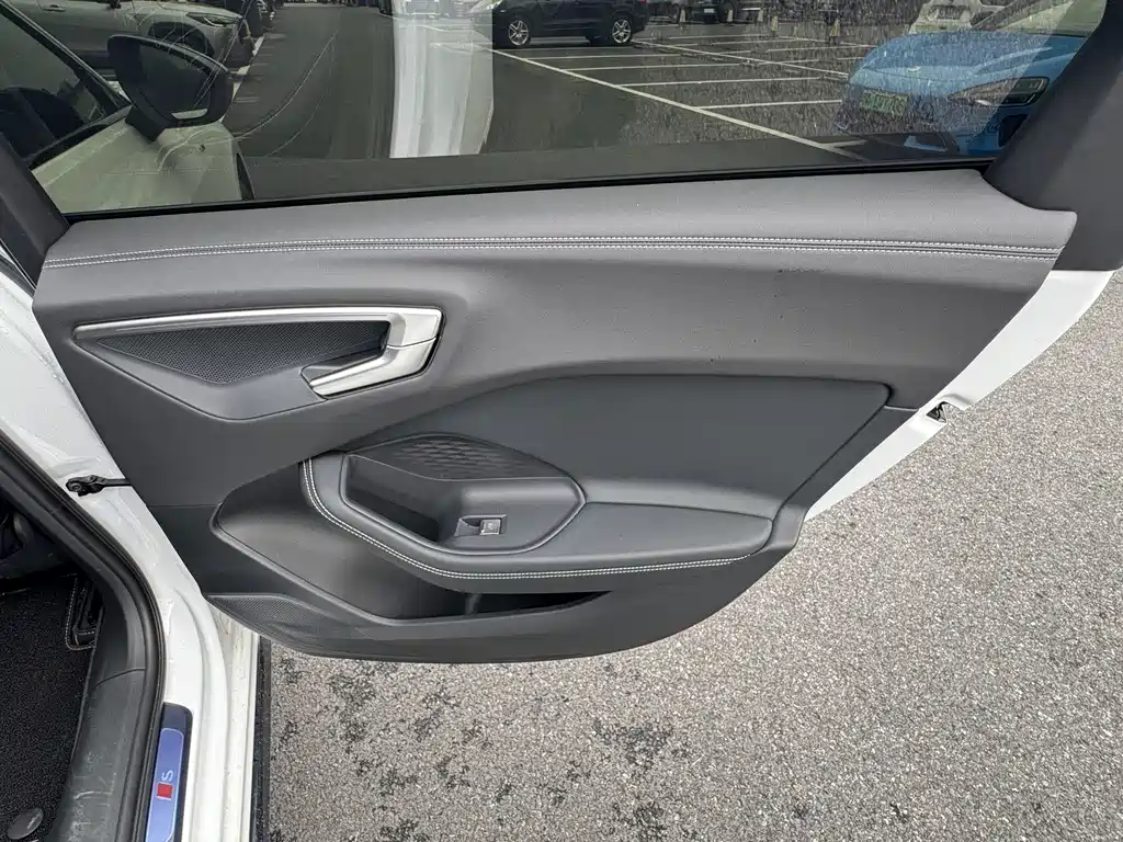 Audi Audi A5L — миниатюра 23
