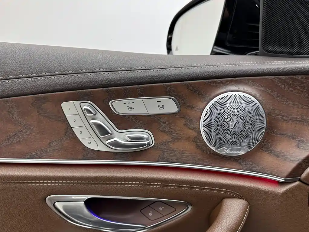Mercedes-Benz E-Class — миниатюра 16