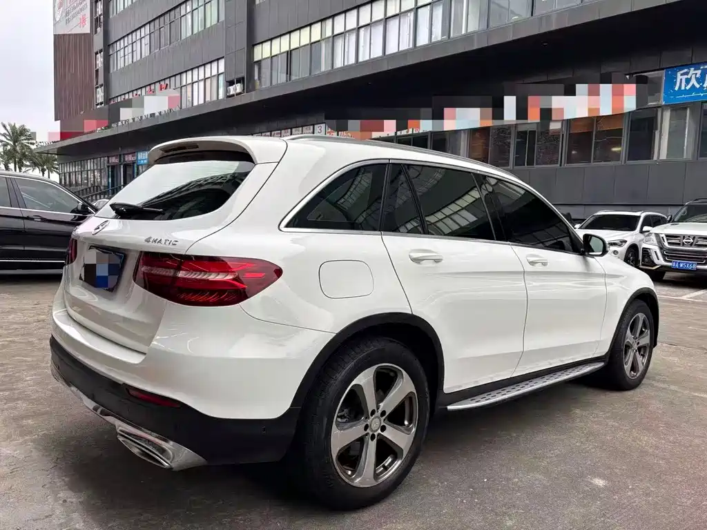 MERCEDES-BENZ GLC