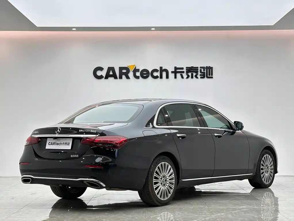 Mercedes-Benz E-Class — миниатюра 5