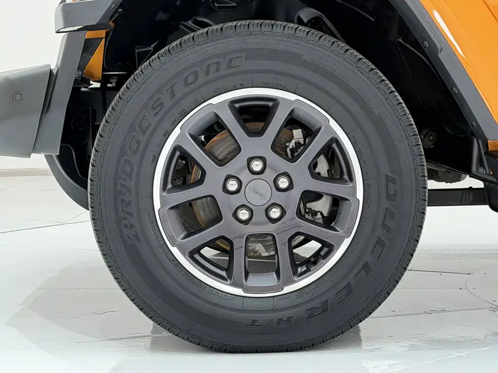 Jeep Wrangler — миниатюра 8