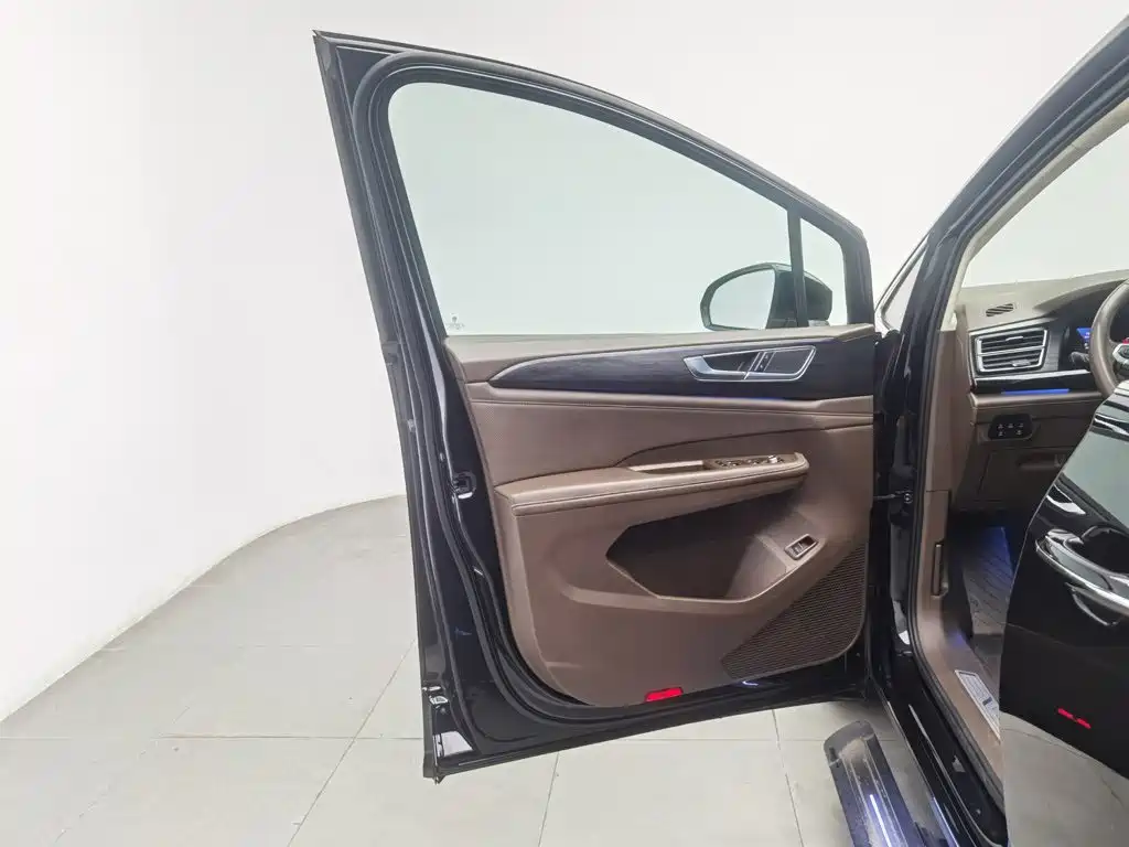 Volkswagen Viloran — миниатюра 8