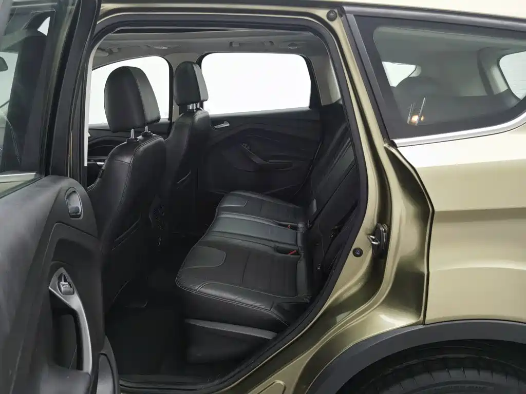 Ford Kuga — миниатюра 15