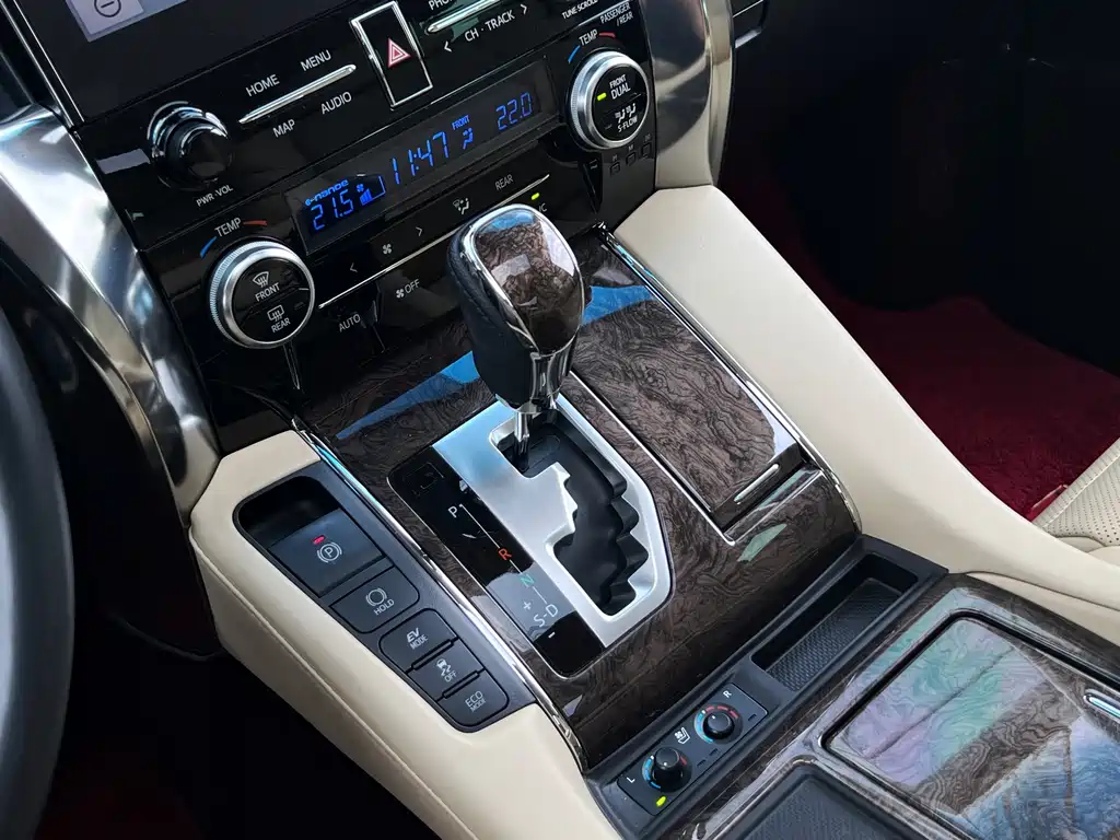 Toyota Alphard — фотографии объявления, Фото 23