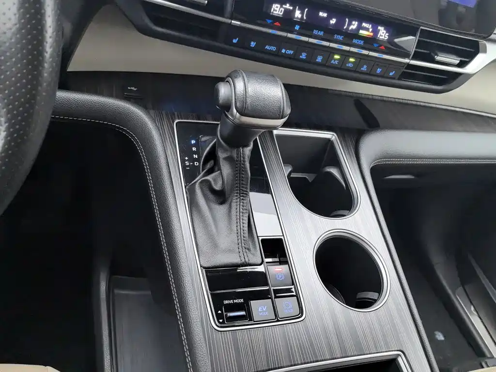 Toyota Sienna — миниатюра 13