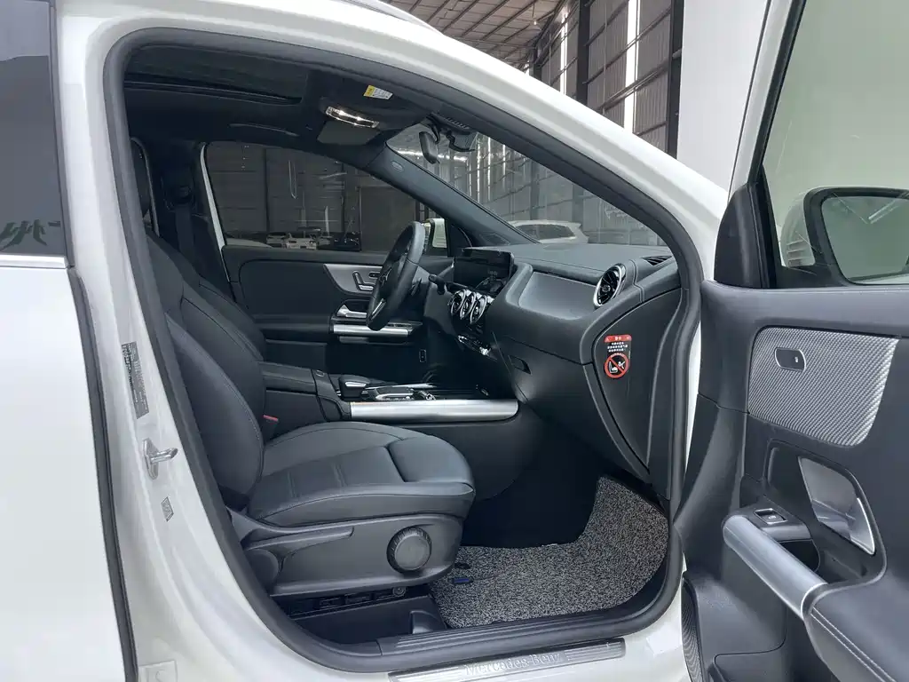 Mercedes-Benz GLA — миниатюра 22