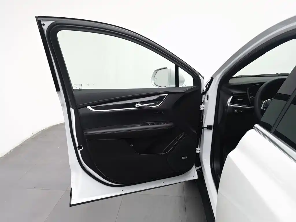 Cadillac XT5 — миниатюра 8