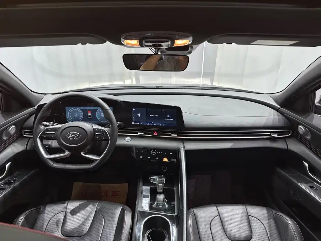 Hyundai Elantra — миниатюра 16