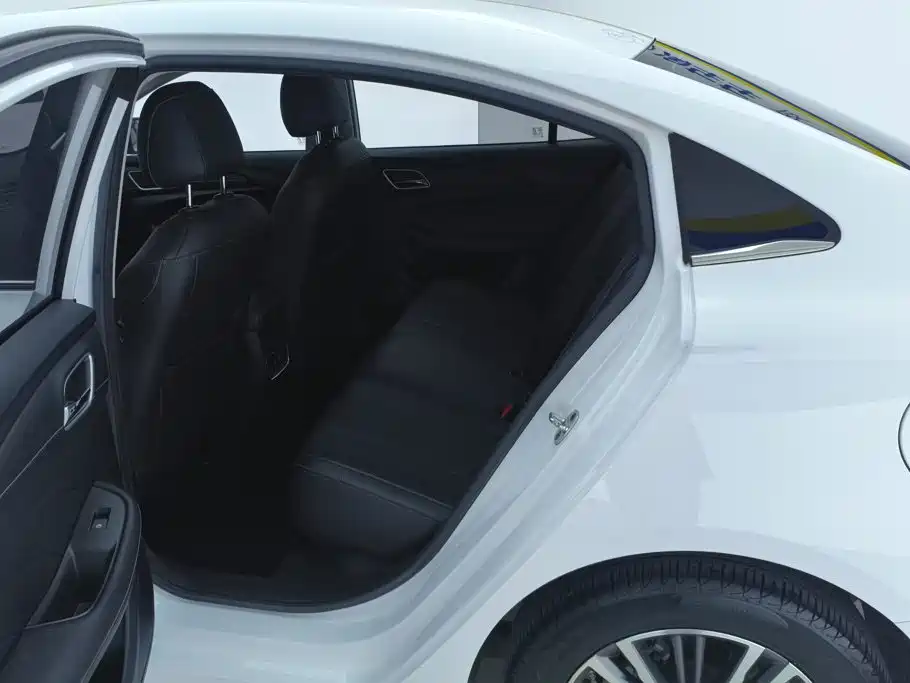 Roewe i5 — миниатюра 11