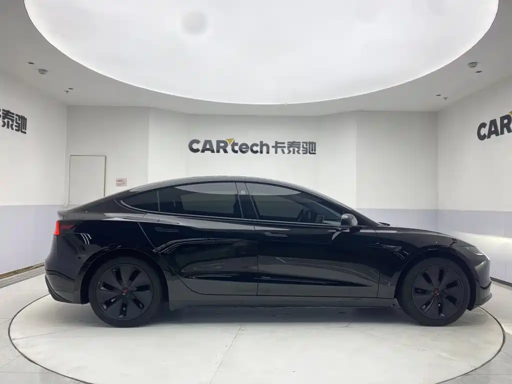 Tesla Model 3 — миниатюра 4
