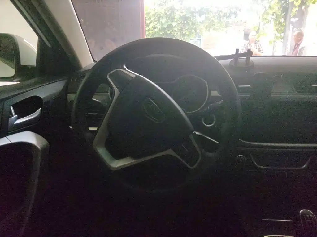 Geely Emgrand — миниатюра 6