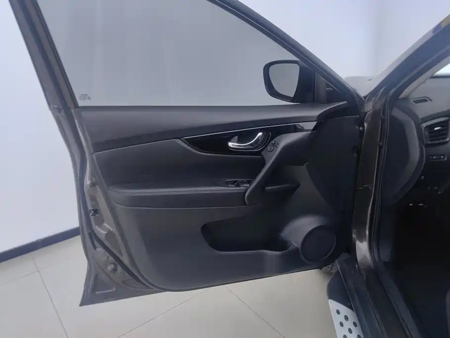 Nissan X-Trail — миниатюра 7
