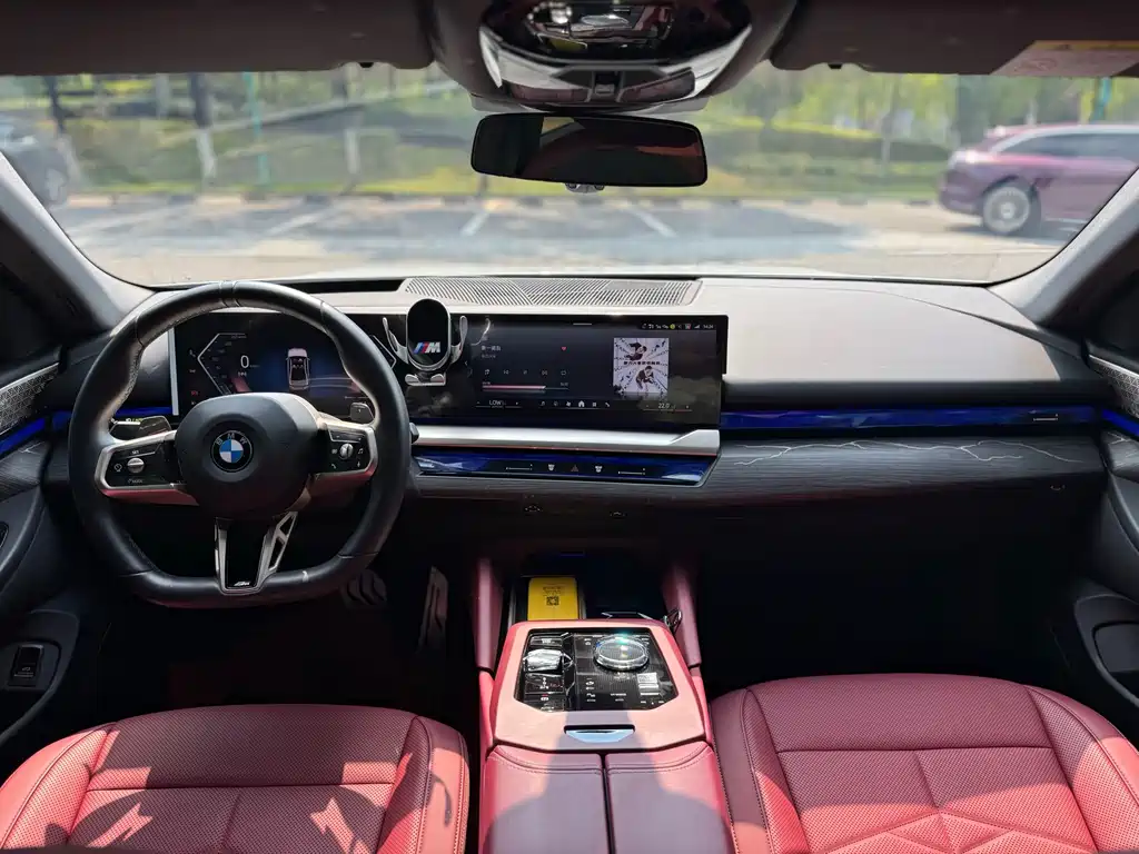 BMW 5 Series — миниатюра 7