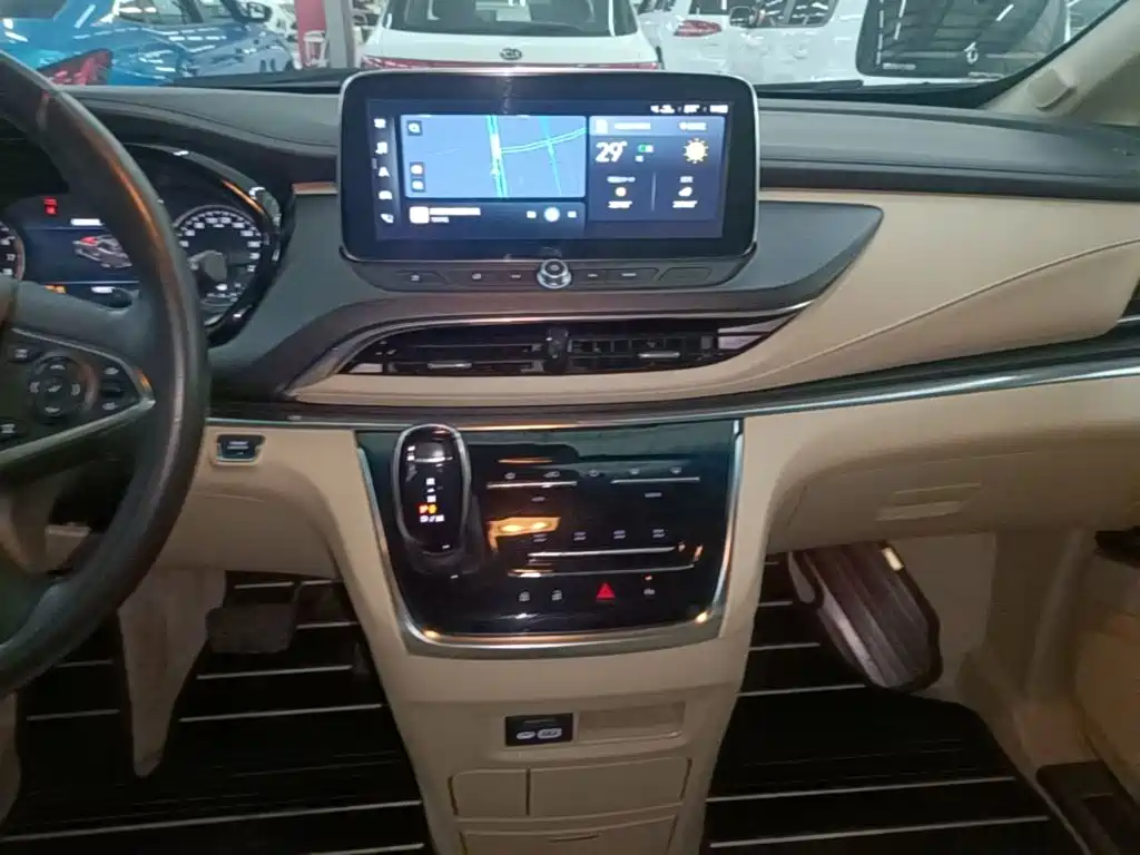 Buick GL8 — миниатюра 13