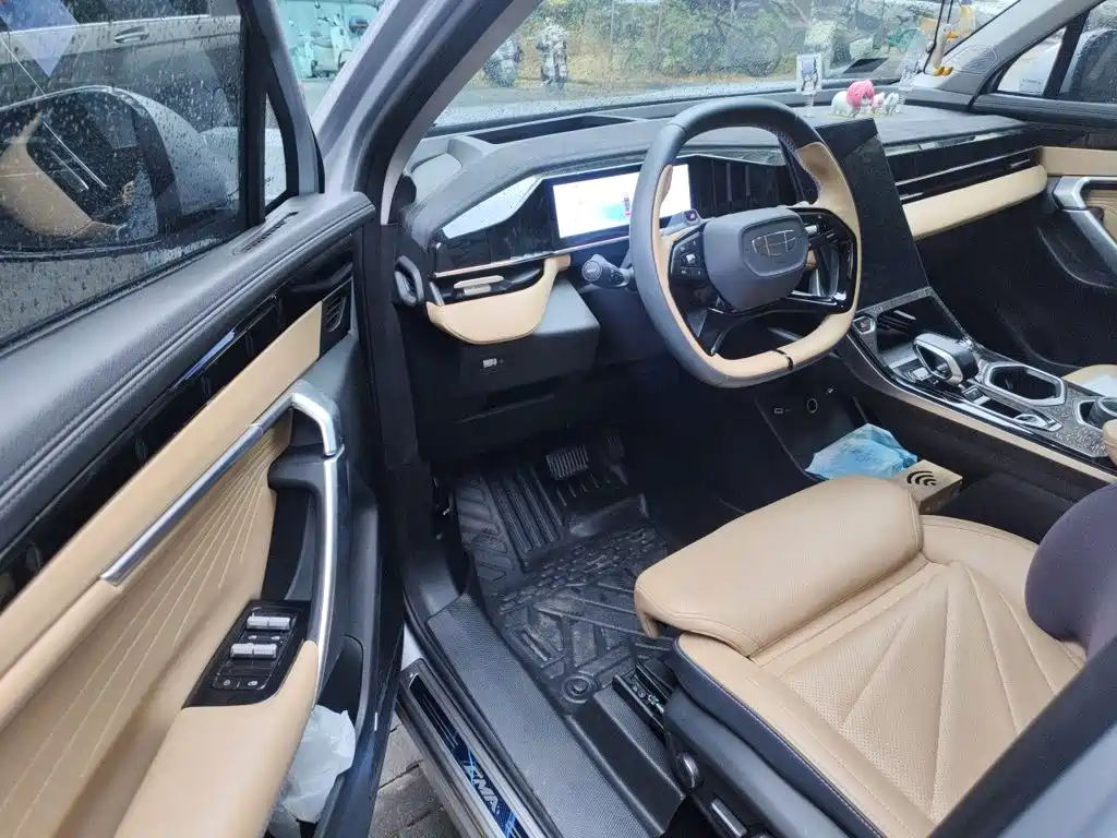 Geely Boyue L — миниатюра 12