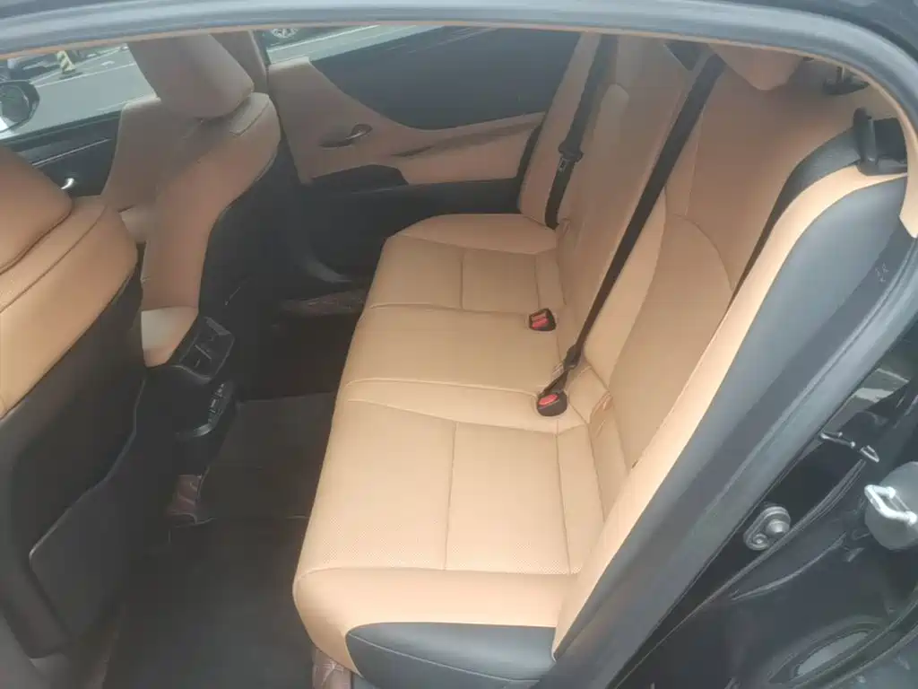 Lexus ES — миниатюра 17