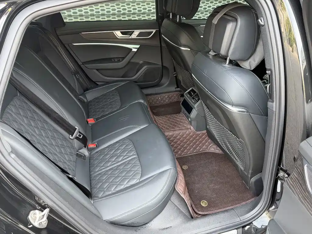 Audi A6L — миниатюра 6