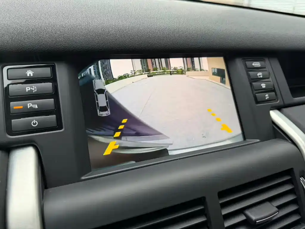 Land Rover Discovery Sport — миниатюра 32