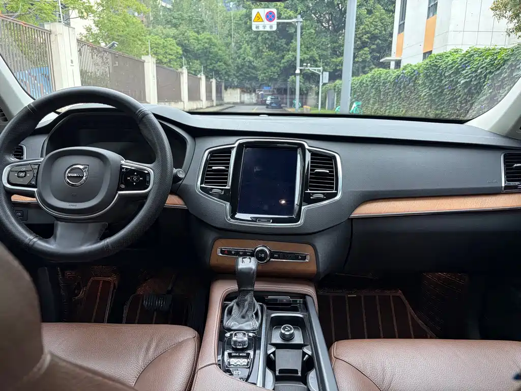 Volvo XC90 — миниатюра 15
