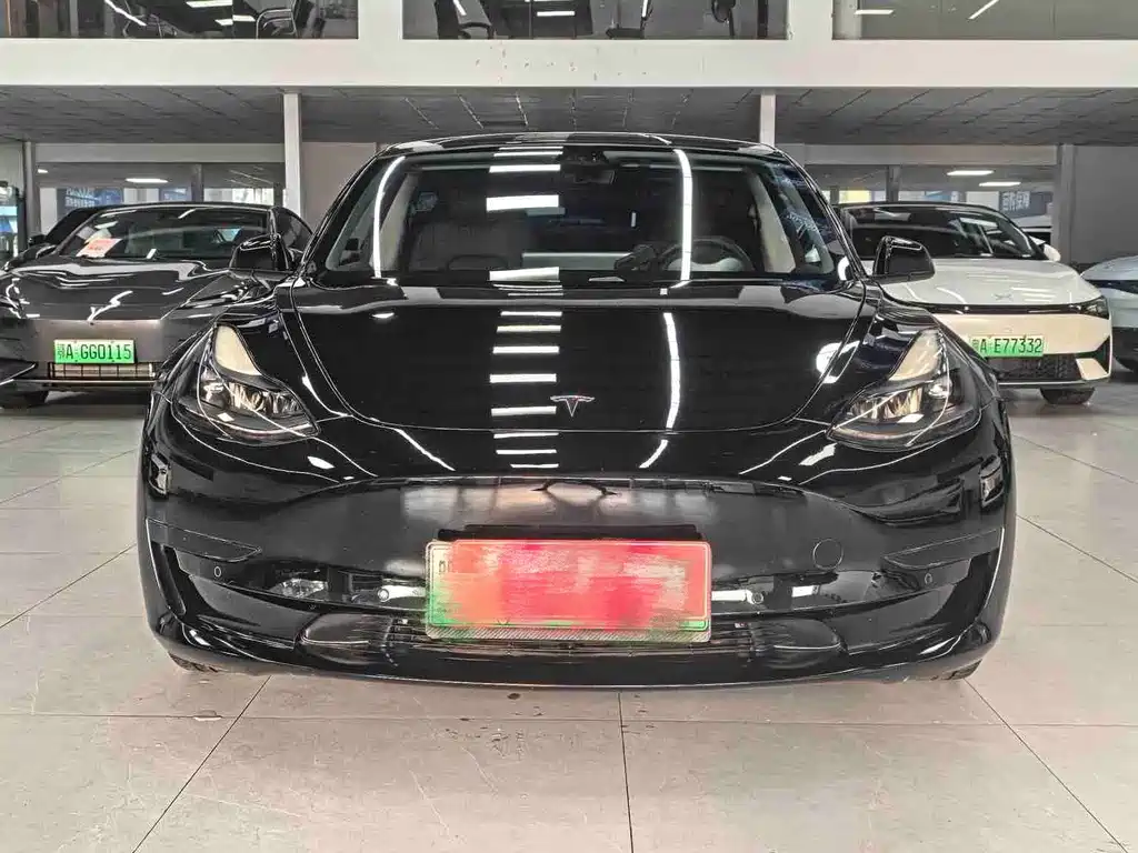 Tesla Model 3 — миниатюра 2