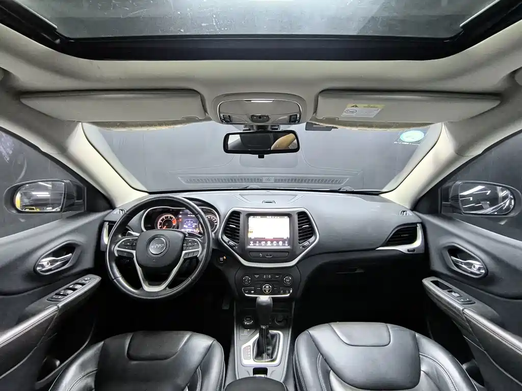 Jeep Cherokee — миниатюра 9