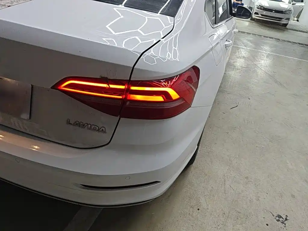 Volkswagen Lavida — миниатюра 8