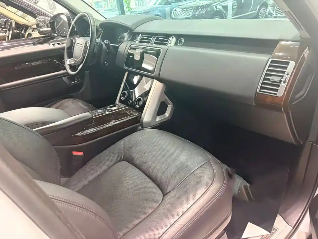 Land Rover Range Rover — миниатюра 12