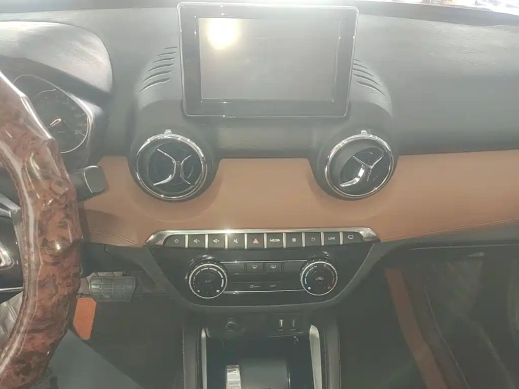 BAIC Senova X35 — миниатюра 13