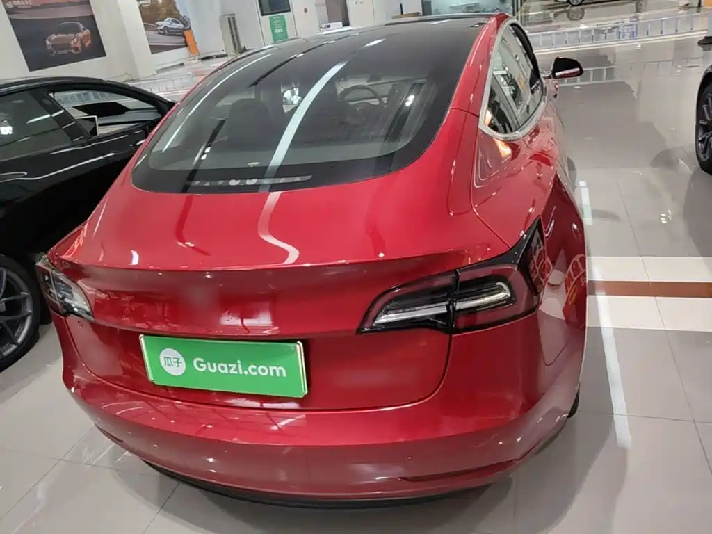 Tesla Model 3 — миниатюра 6