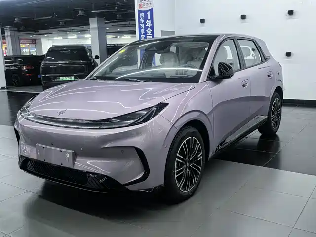 ARCFOX T1 2025