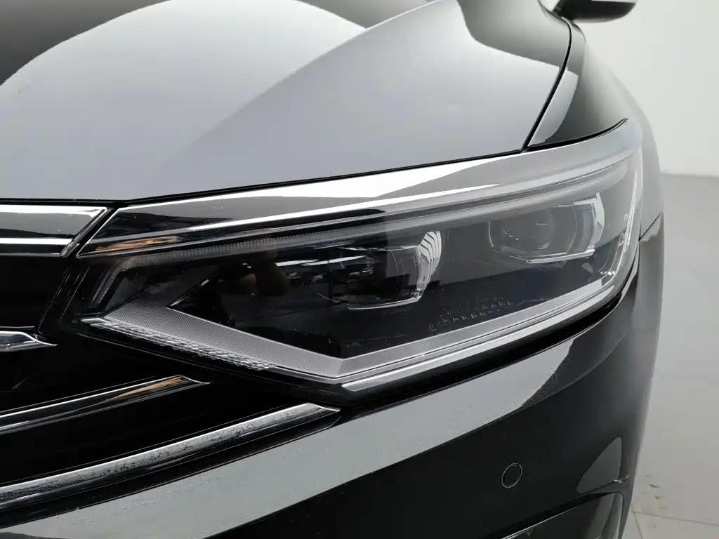 Volkswagen Magotan PHEV — миниатюра 7