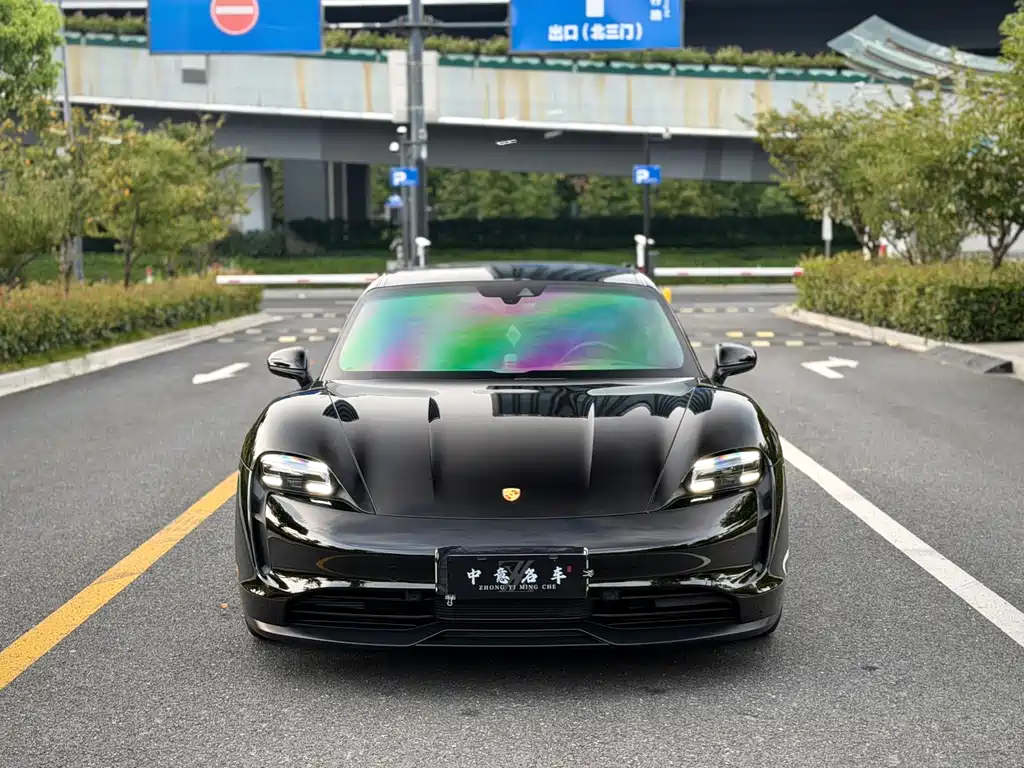Porsche Taycan — миниатюра 2
