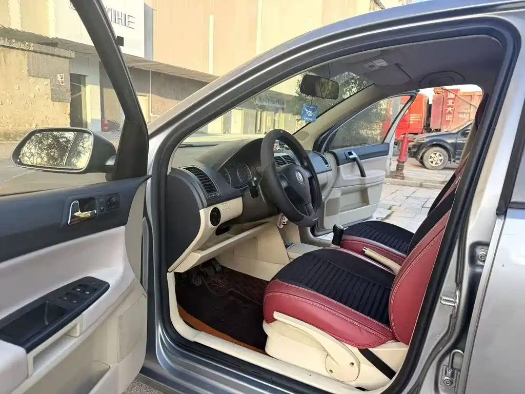 Volkswagen Polo 2009 1.4L MT