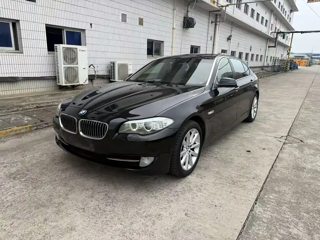 BMW 5 Series — миниатюра 3