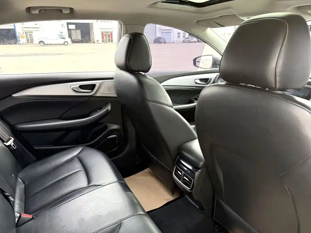 Roewe i6 MAX New Energy — миниатюра 15