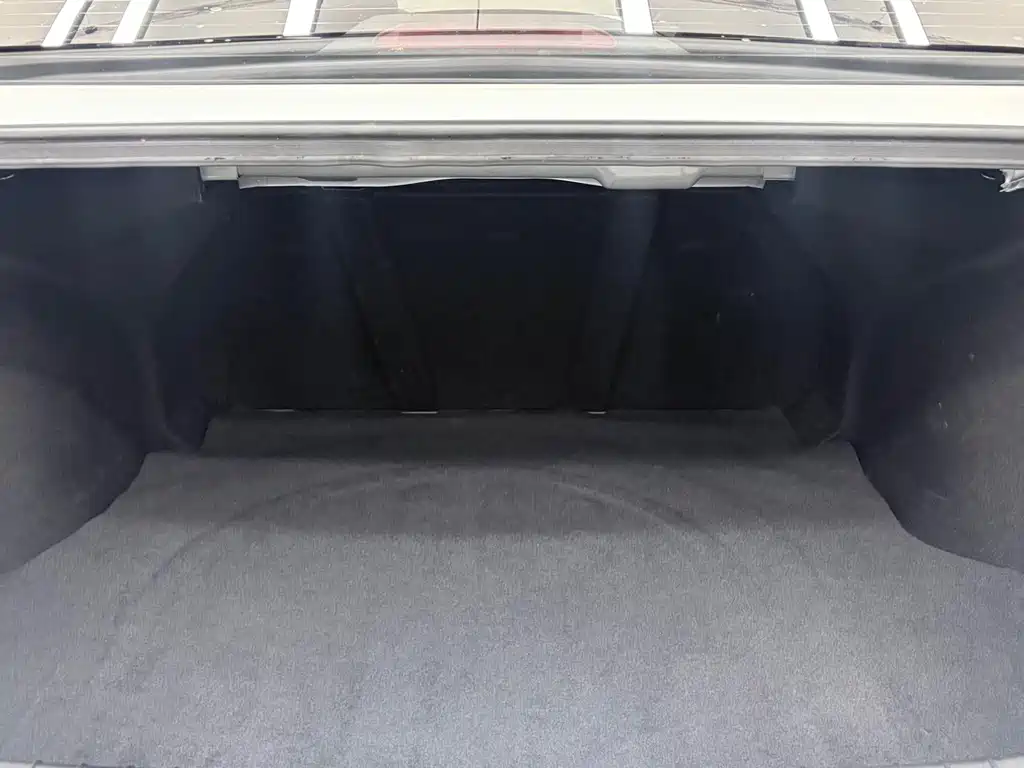 Hyundai Elantra — миниатюра 17