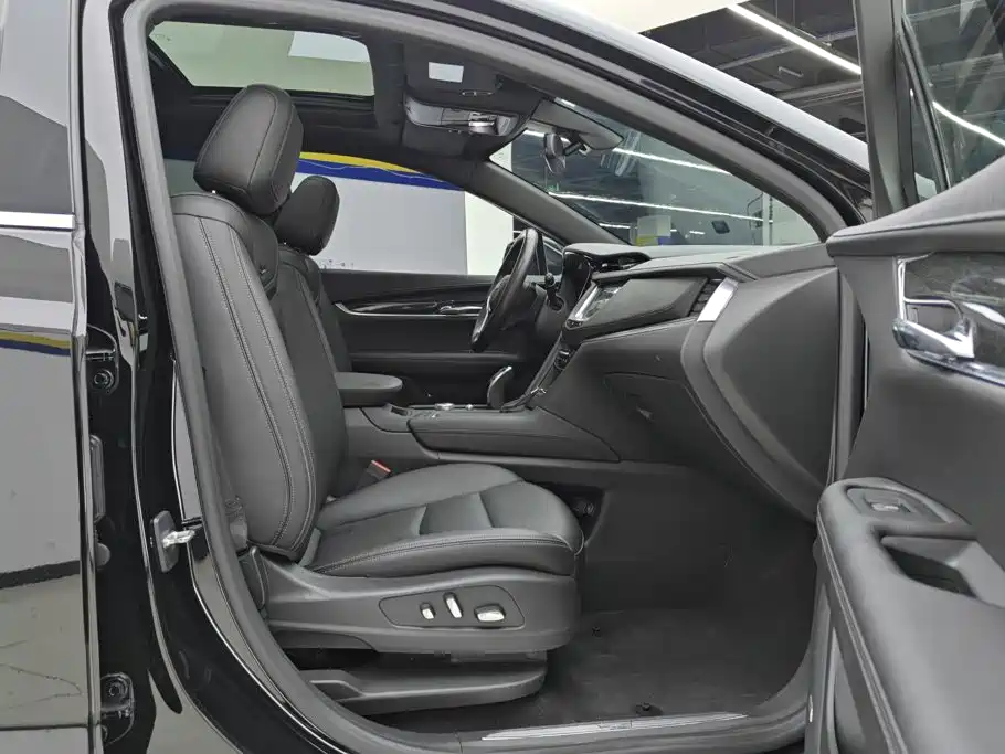 Cadillac XT5 — миниатюра 8