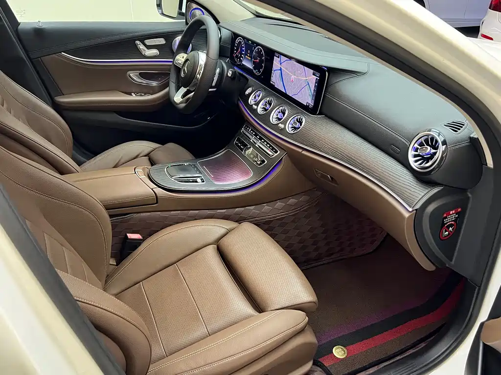 Mercedes-Benz E-Class — миниатюра 6