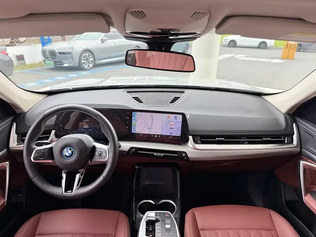 BMW iX1 — миниатюра 10