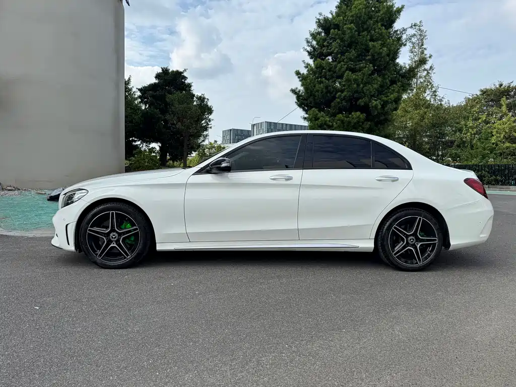 Mercedes-Benz C-Class — миниатюра 11