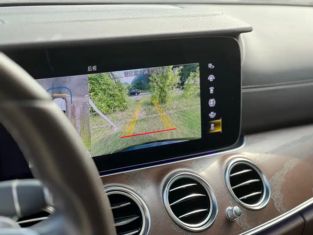 Mercedes-Benz E-Class New Energy — миниатюра 12