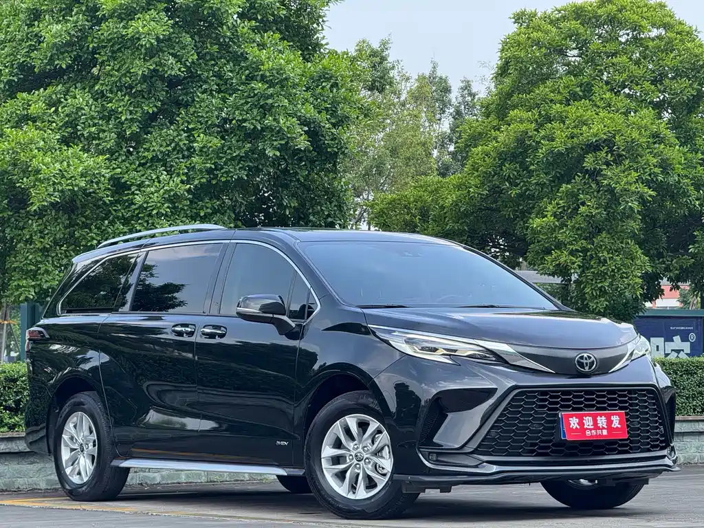 Toyota Granvia — миниатюра 3