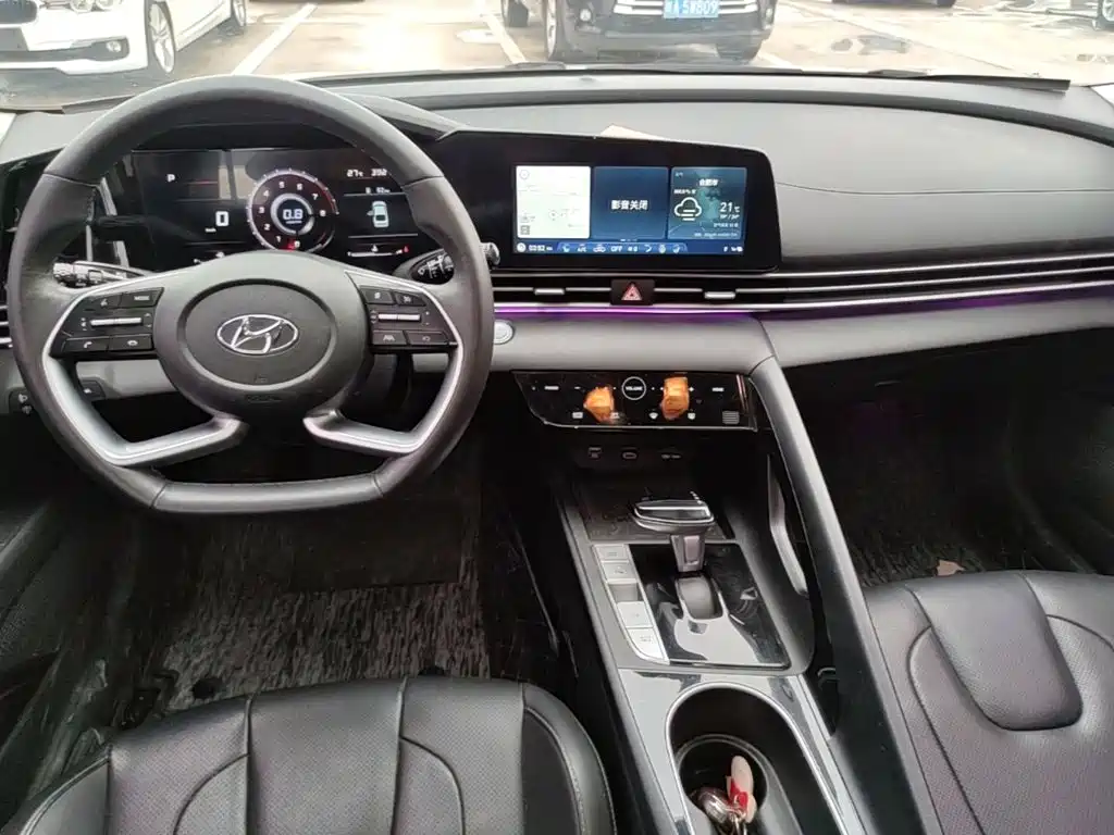 Hyundai Elantra — миниатюра 13
