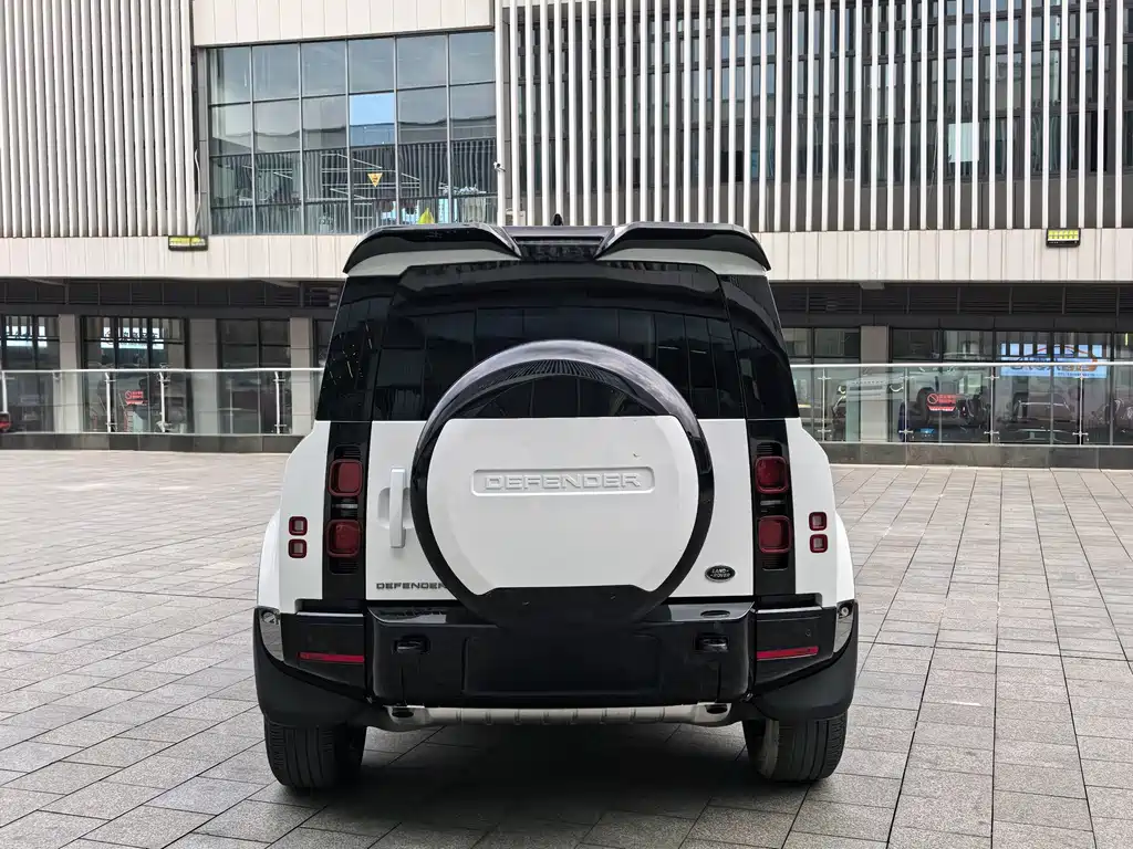 Land Rover Defender — миниатюра 6
