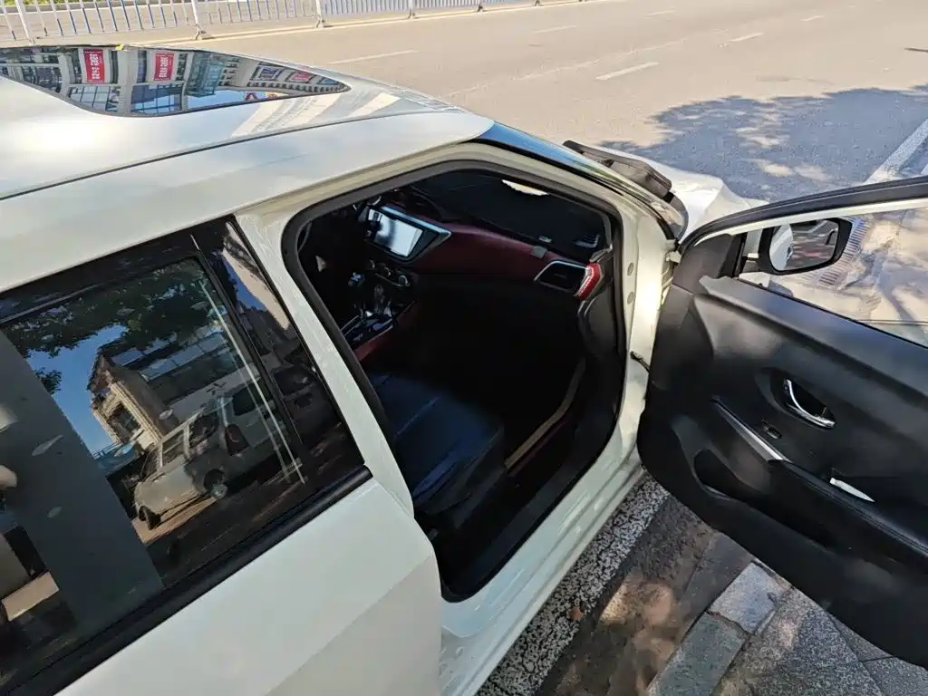Nissan Bluebird — миниатюра 19