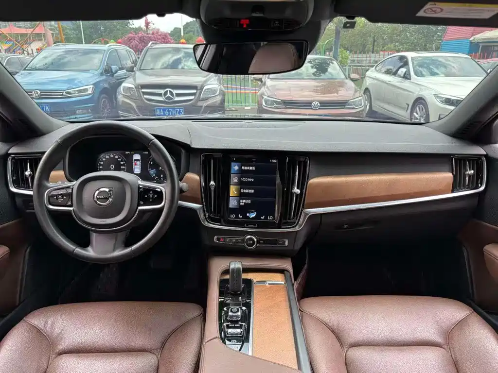 Volvo S90 — миниатюра 5
